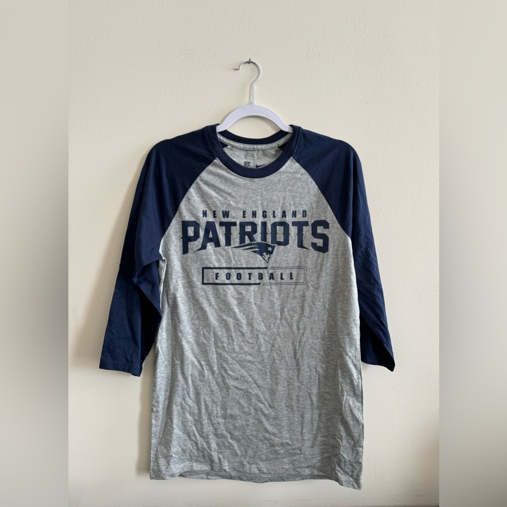 New England Patriots Nike Raglan 3/4 Sleeve T-Shirt - Gray/Navy - Men’s S